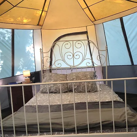 Camping Au Lac Du Drennec Glamping Tent Commana Buitenkant foto