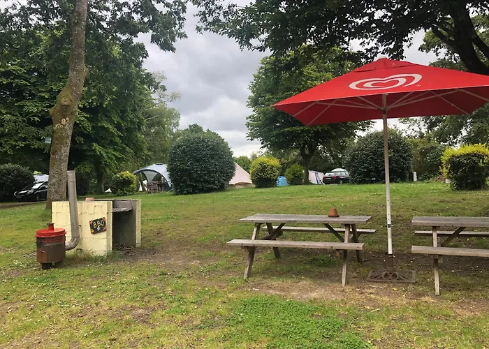Camping Au Lac Du Drennec Glamping Tent